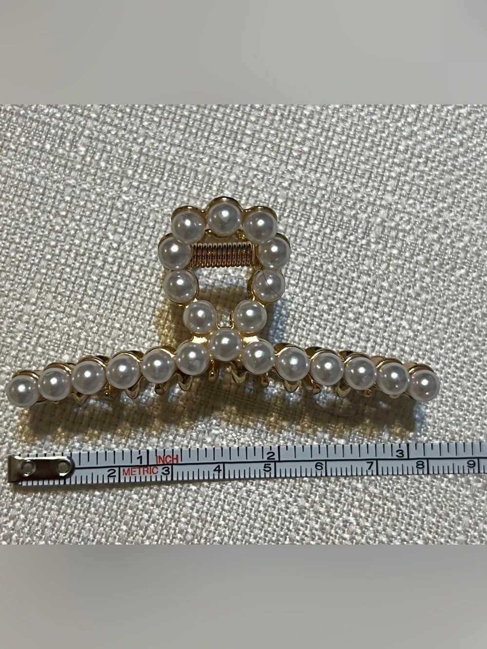 Pearl Hair Claw Clip in White & Gold Like New